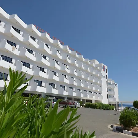 Отель Silver Sands Beach 3*