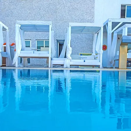 Отель Silver Sands Beach 3*