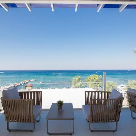 酒店 Silver Sands 3*