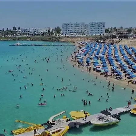 Отель Silver Sands
