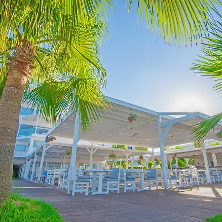 Silver Sands Beach Szálloda Protarász