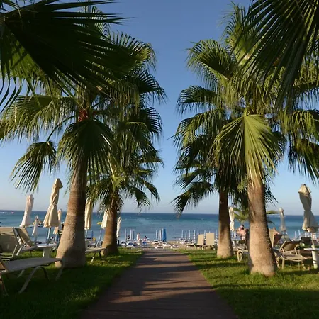 Silver Sands فندق