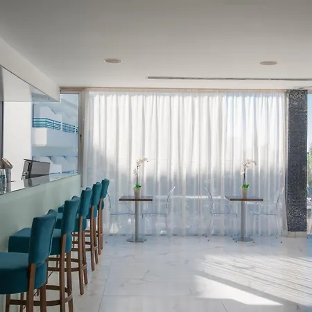 Silver Sands Hotel