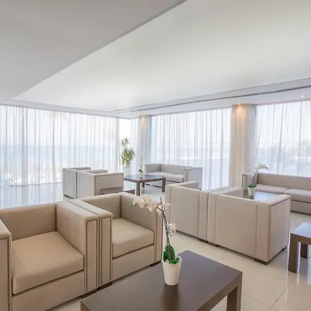 Silver Sands Отель
