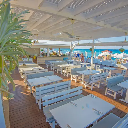Silver Sands Πρωταράς