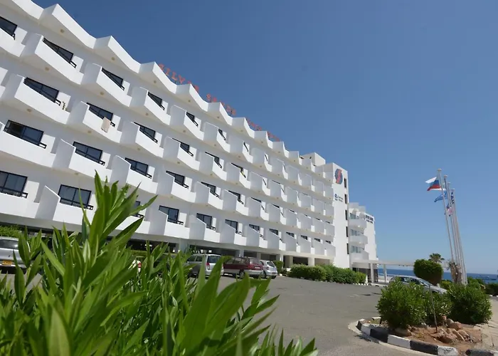 فندق Silver Sands 3*