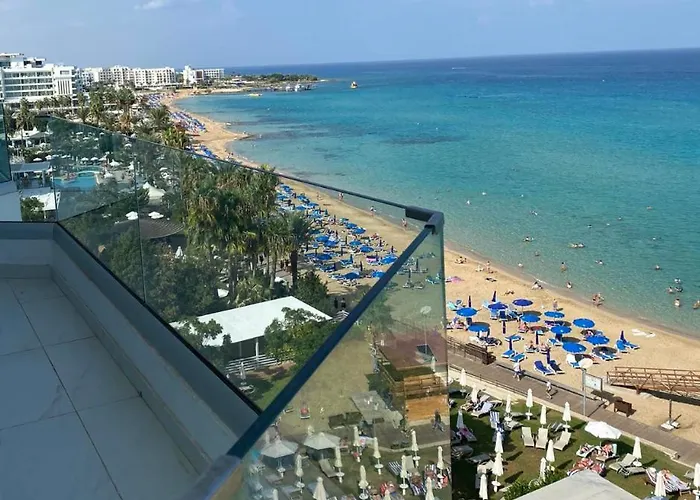 Silver Sands فندق