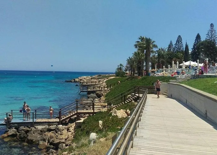 Silver Sands Szálloda Protarász