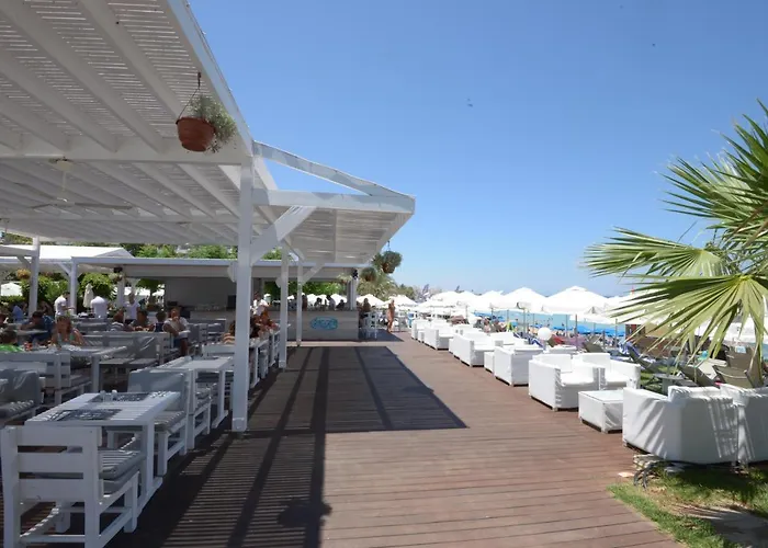 Отель Silver Sands