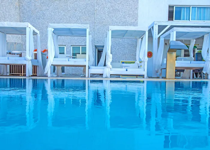 Silver Sands Отель 3*